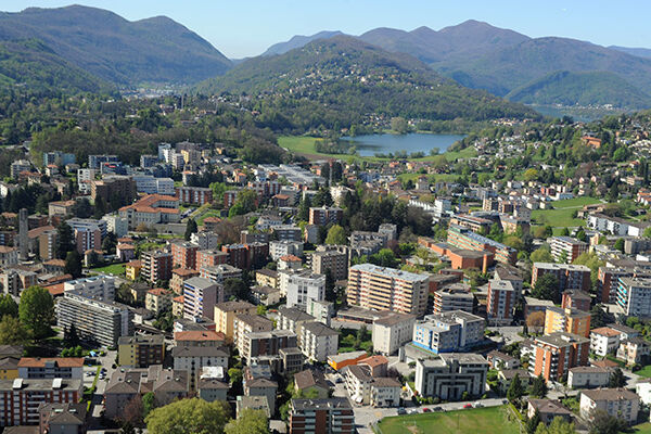 Vue aérienne de la région de Massagno – zone du réseau FTTH en fibre optique de Massagno4net